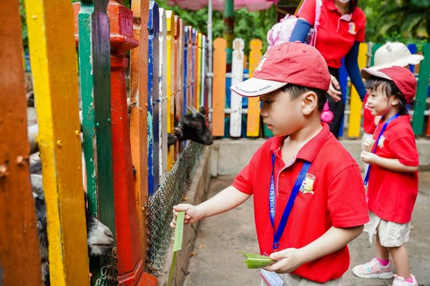 https://file.royal.edu.vn/data/files/images/381-royal_hoat-dong-vui-hoc/2023_PR_RoyalSchool_Ph%E1%BB%A5%20N%E1%BB%AF%20Online_3.jpg